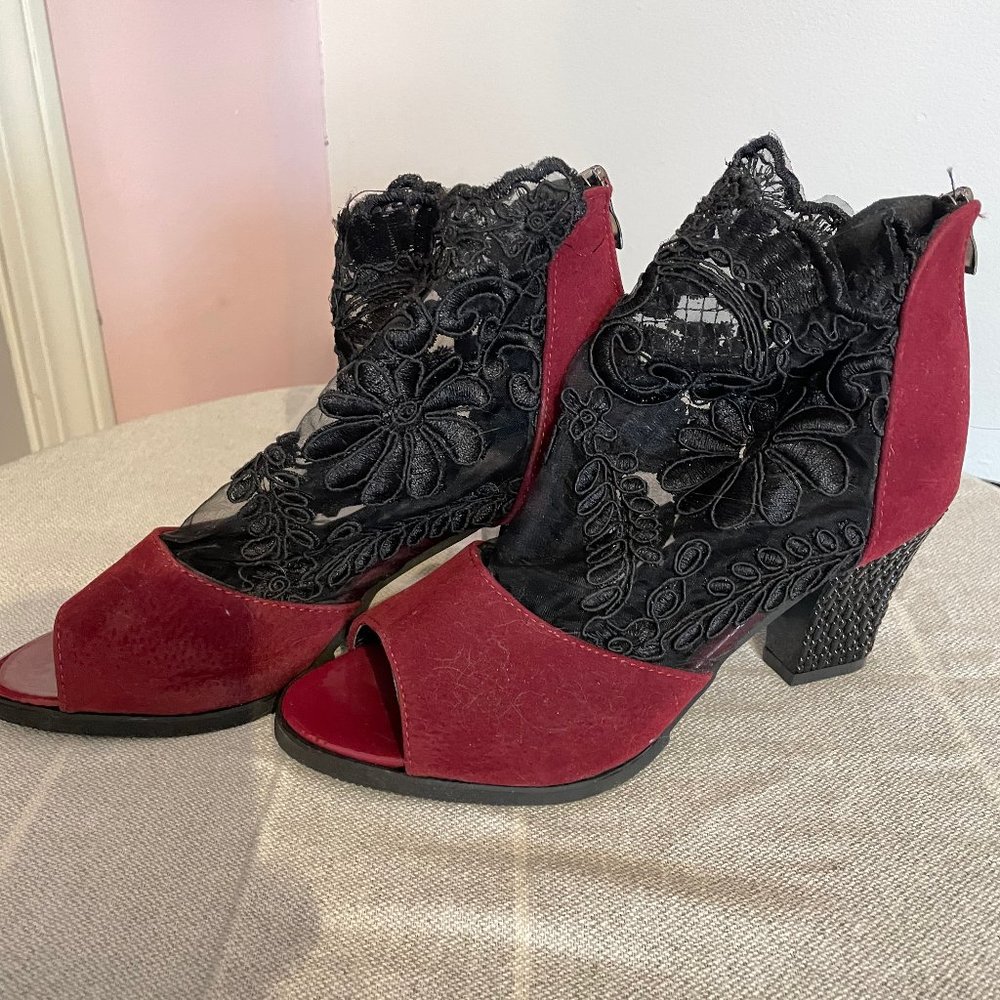 Rosy Red Wine & Black Lace-Inset Peep-Toe Pump